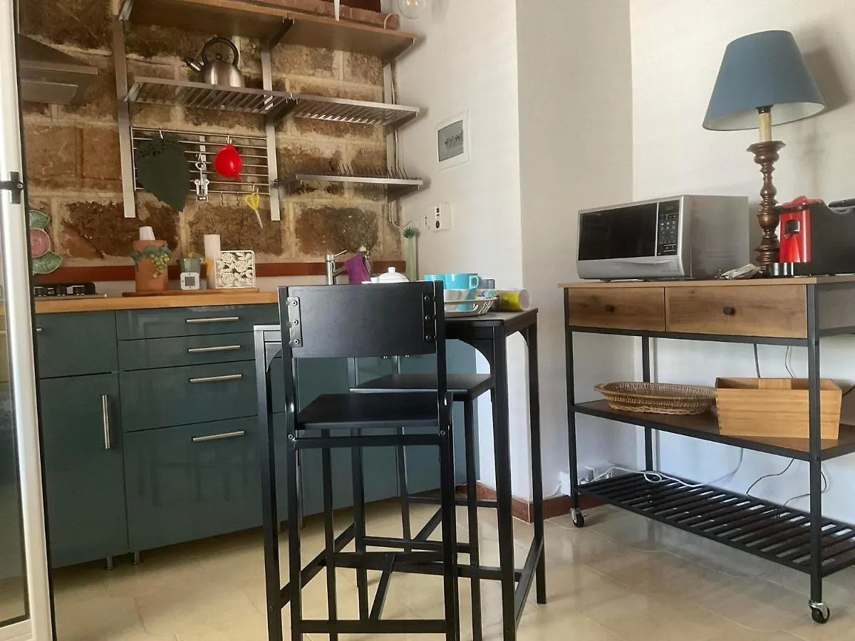 La Casetta Di Laura Terrasini Vakantiehuis